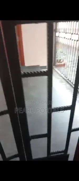 6bdrm Duplex in Parkview for rent