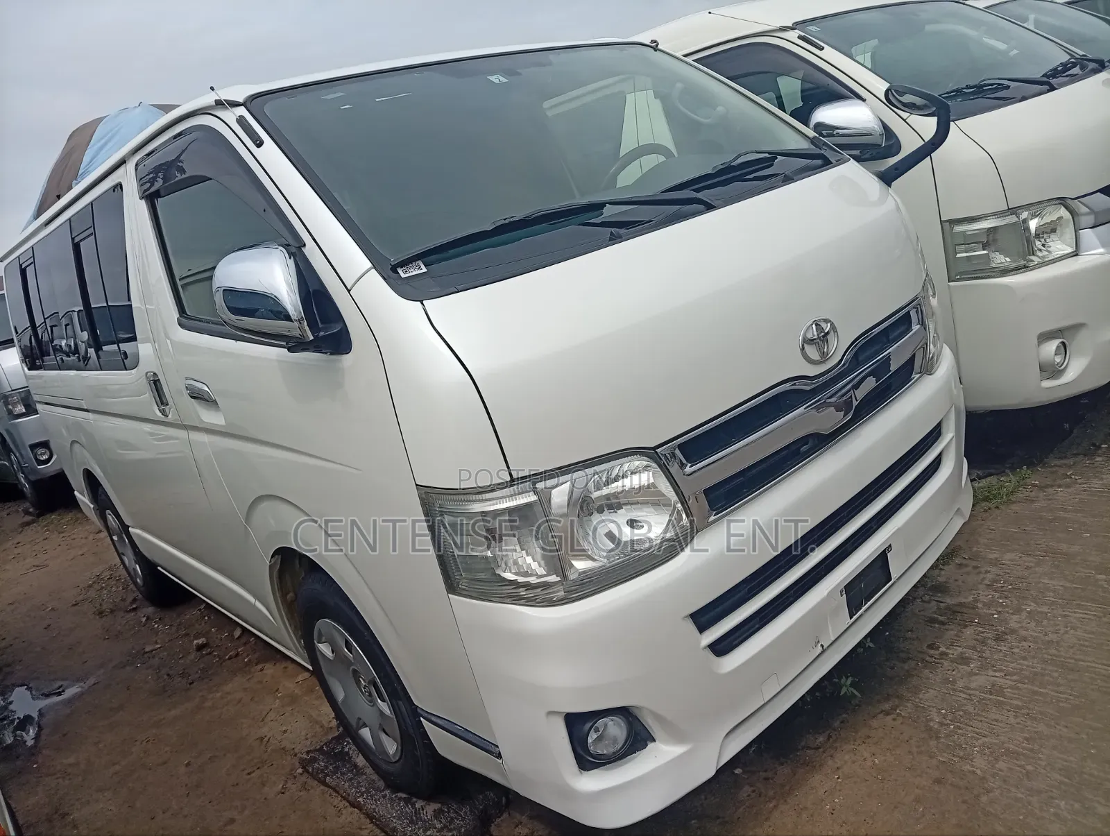 Toyota HiAce 2010 White