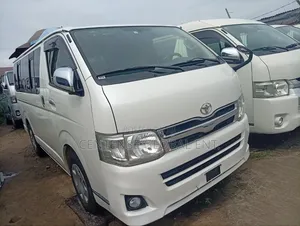 Toyota HiAce 2010 White
