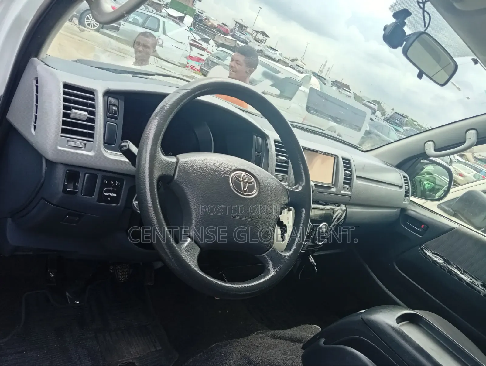 Toyota HiAce 2010 White