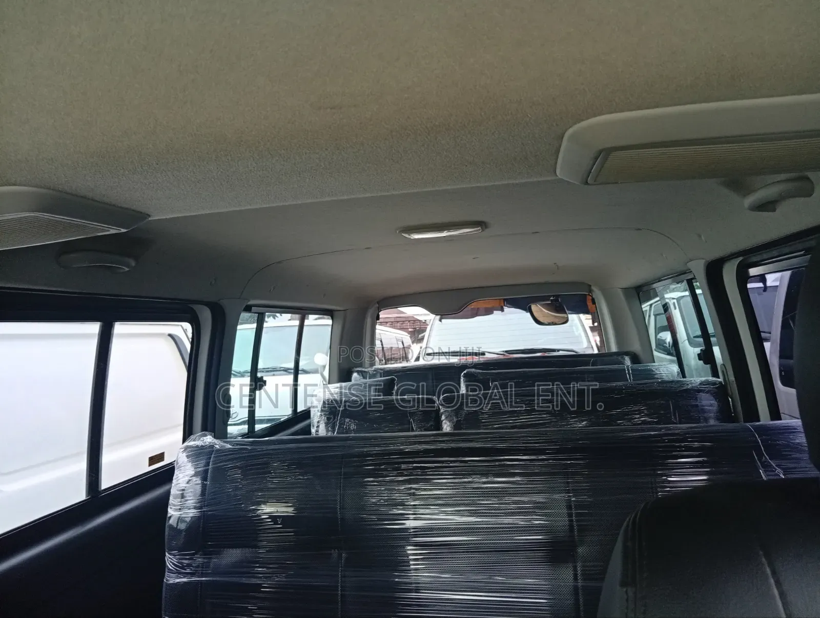Toyota HiAce 2010 White