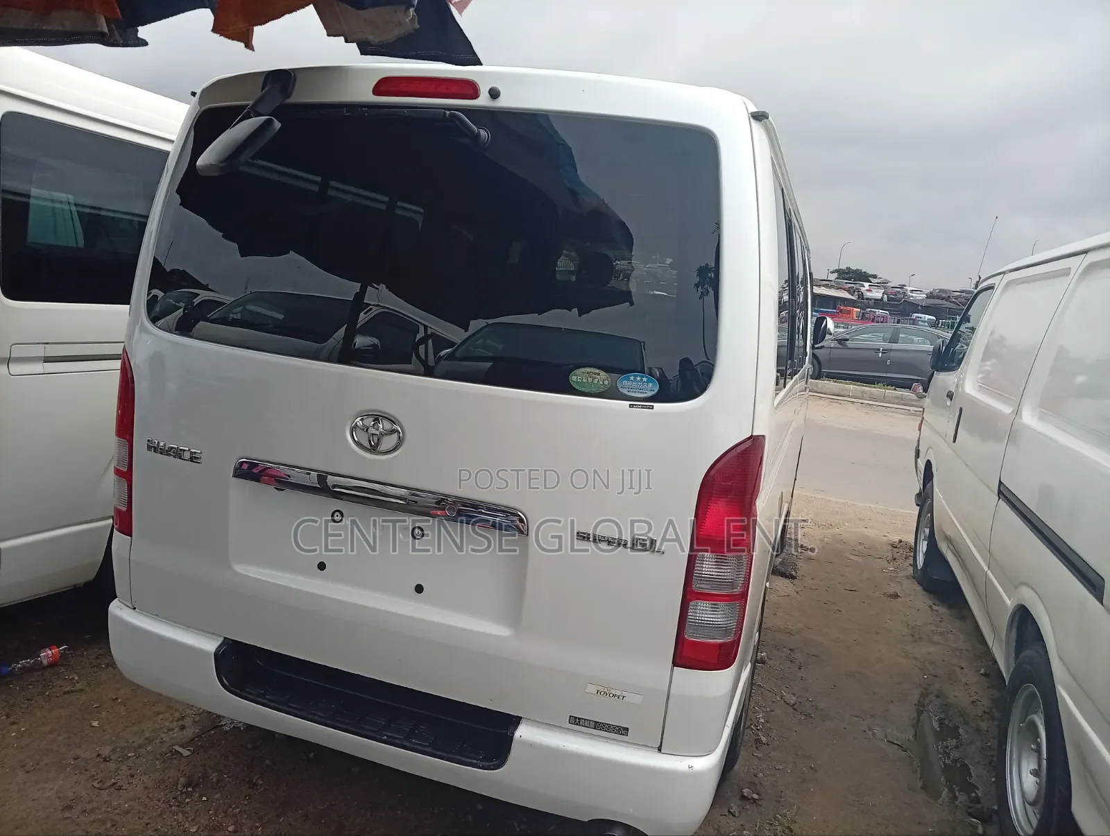 Toyota HiAce 2010 White