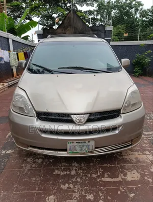 Toyota Sienna XLE Limited 2005 Gold