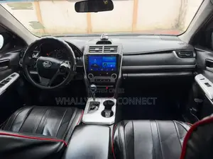 Toyota Camry SE 4dr Sedan (2.5L 4cyl 6A) 2014 Gray