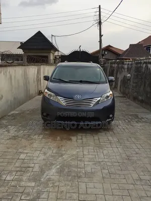 Toyota Sienna Limited AWD 7-Passenger 2013 Blue