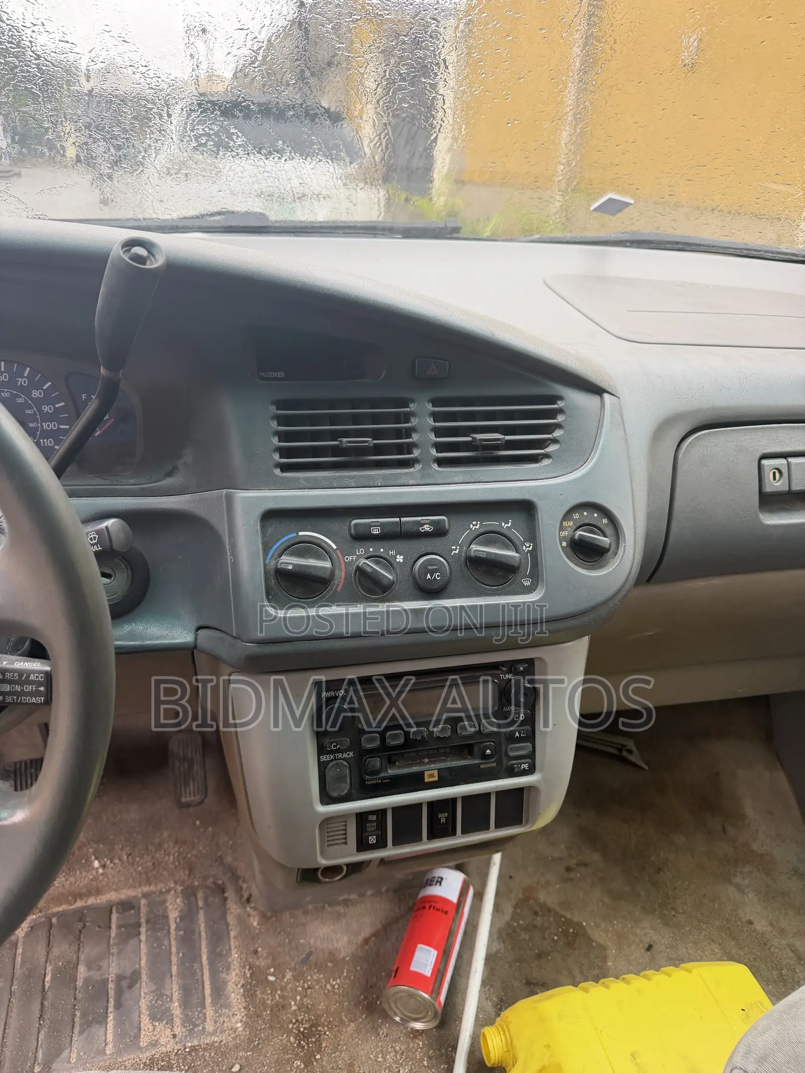 Toyota Sienna LE 2002 White