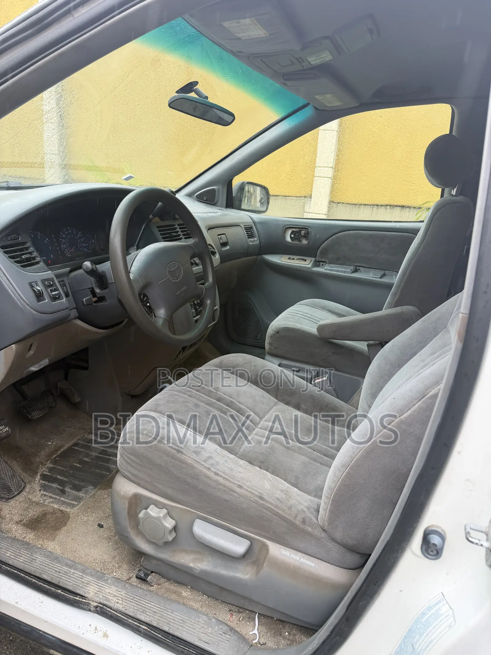 Toyota Sienna LE 2002 White