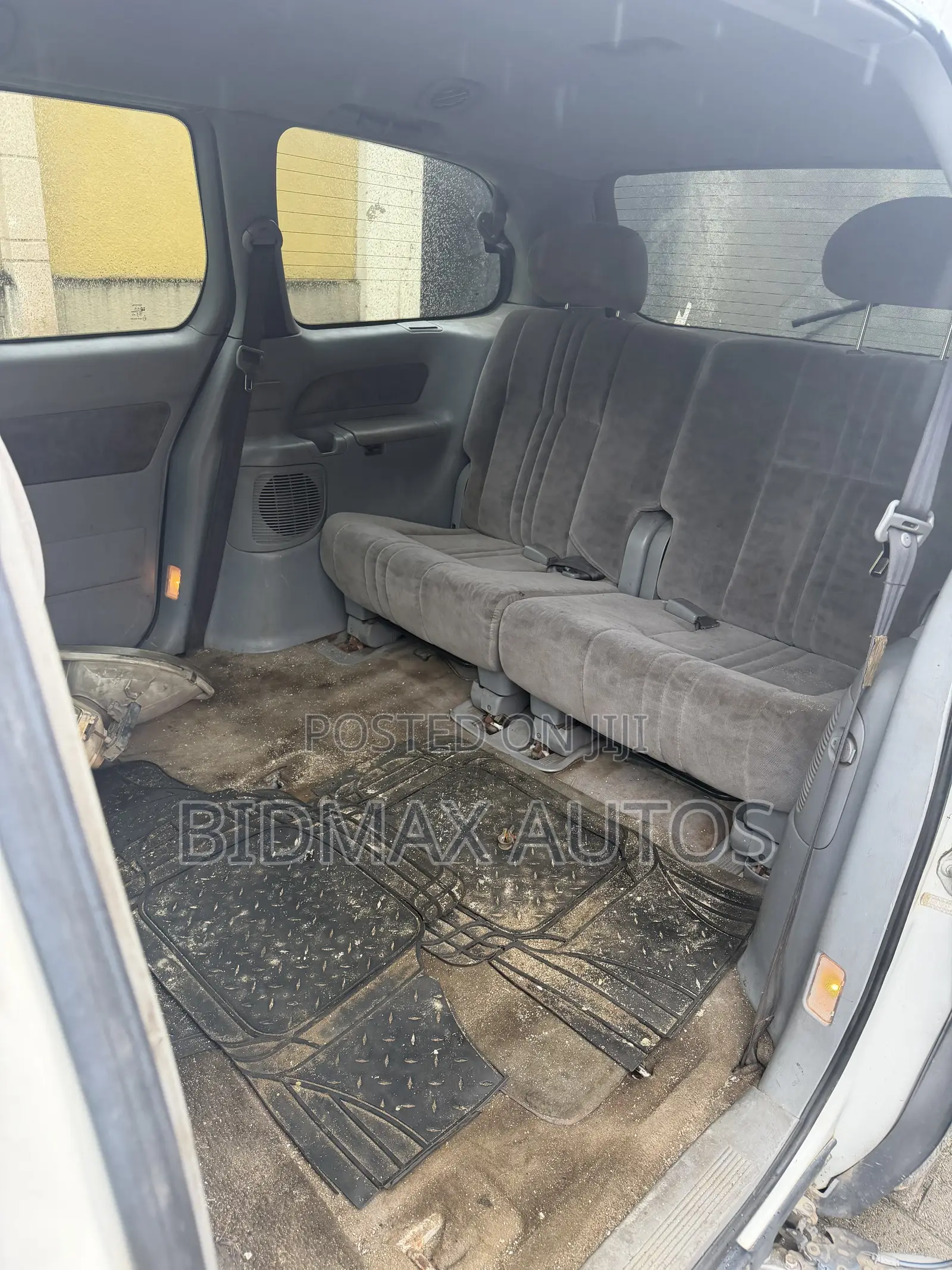 Toyota Sienna LE 2002 White