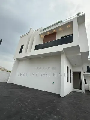 5bdrm Duplex in Lekki Phase 2 for sale