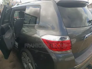 Toyota Highlander 2011 Green