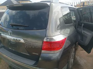 Toyota Highlander 2011 Green