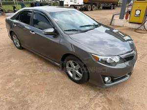 Toyota Camry SE 4dr Sedan (3.5L 6cyl 6A) 2014 Gray