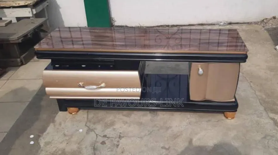 I Meter TV Stand