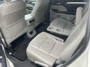Toyota Highlander XLE V6 4x4 (3.5L 6cyl 6A) 2016 White