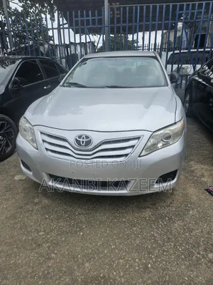 Toyota Camry 2010 Silver