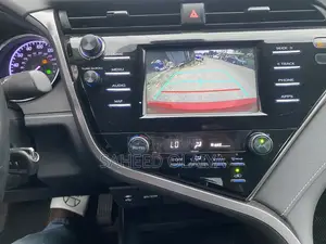 Toyota Camry SE (2.5L 4cyl 8A) 2019 Red