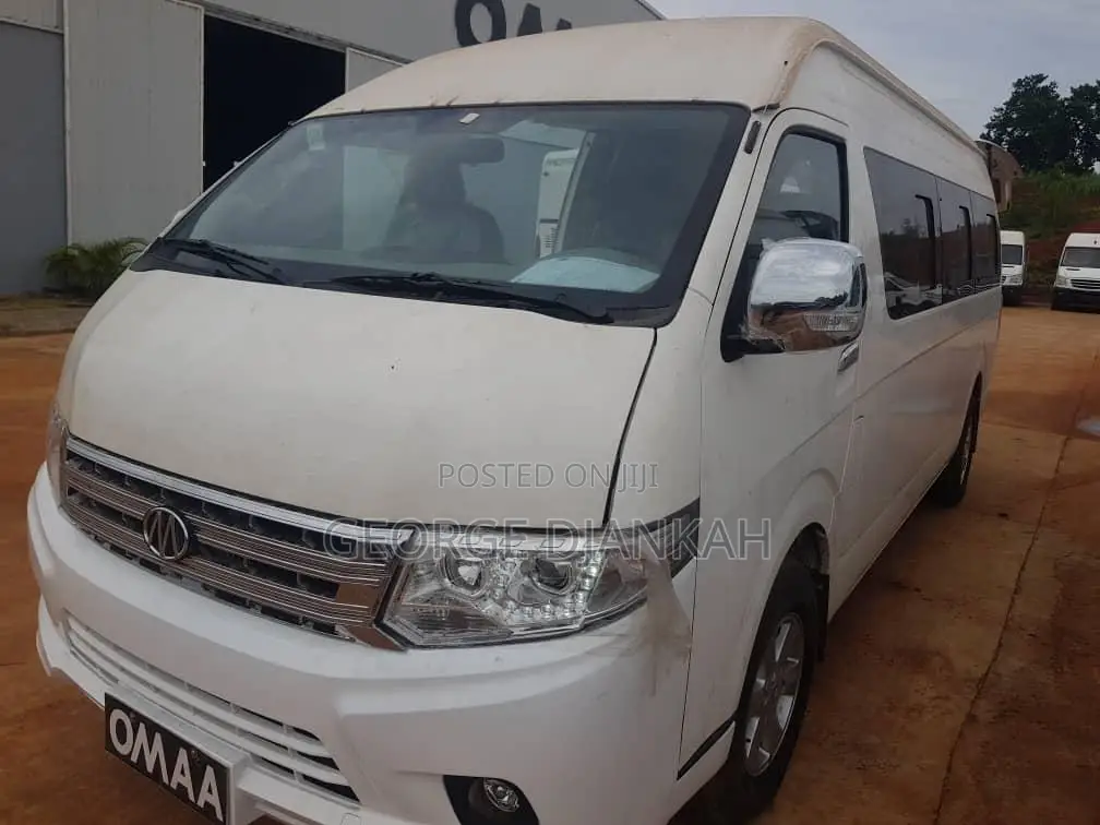 New Bus 2025 White