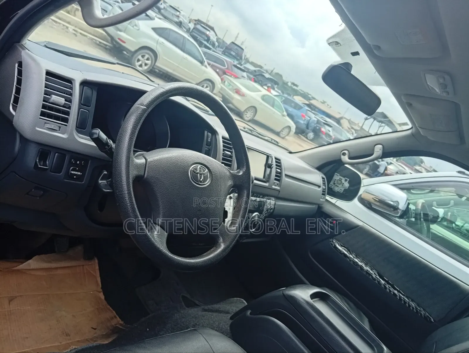 Toyota HiAce 2012 Black