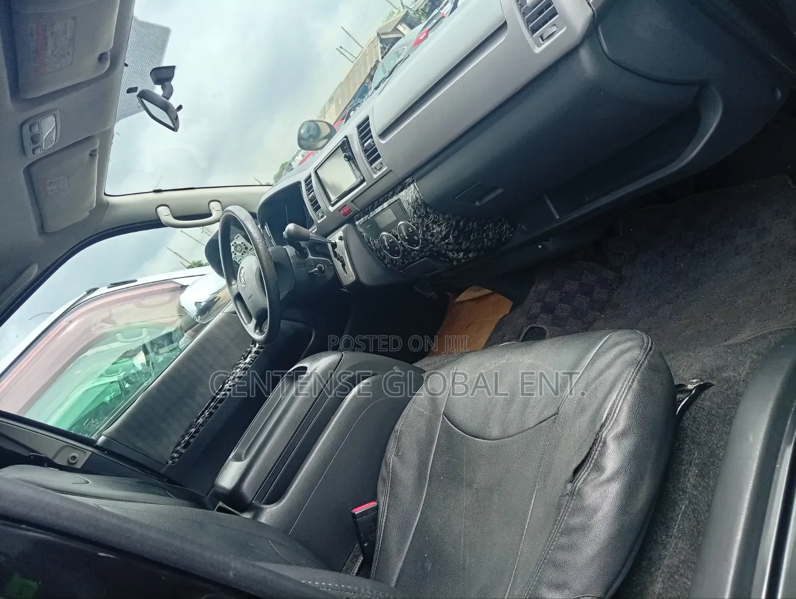 Toyota HiAce 2012 Black