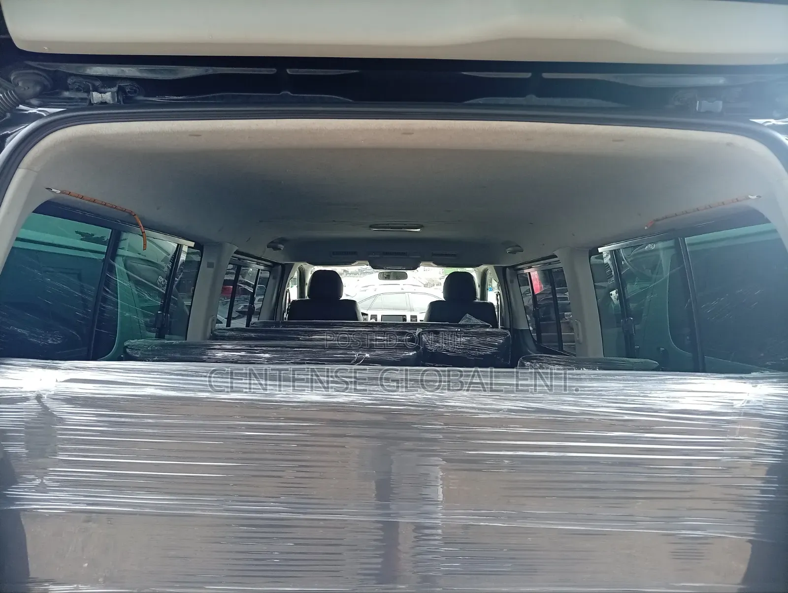 Toyota HiAce 2012 Black