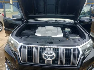 Toyota Land Cruiser Prado 2022 Black