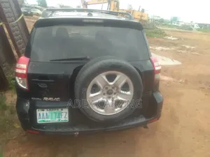 Toyota RAV4 2010 Black