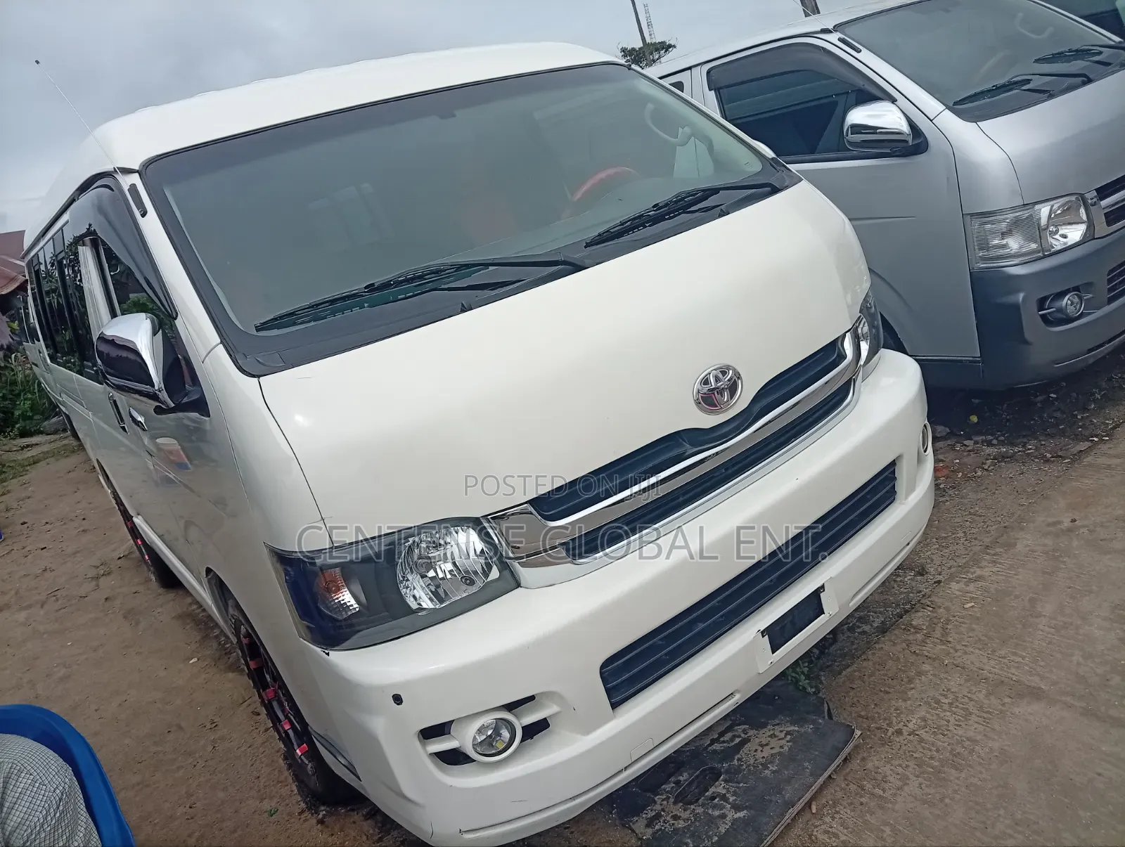 Toyota HiAce 2012 White