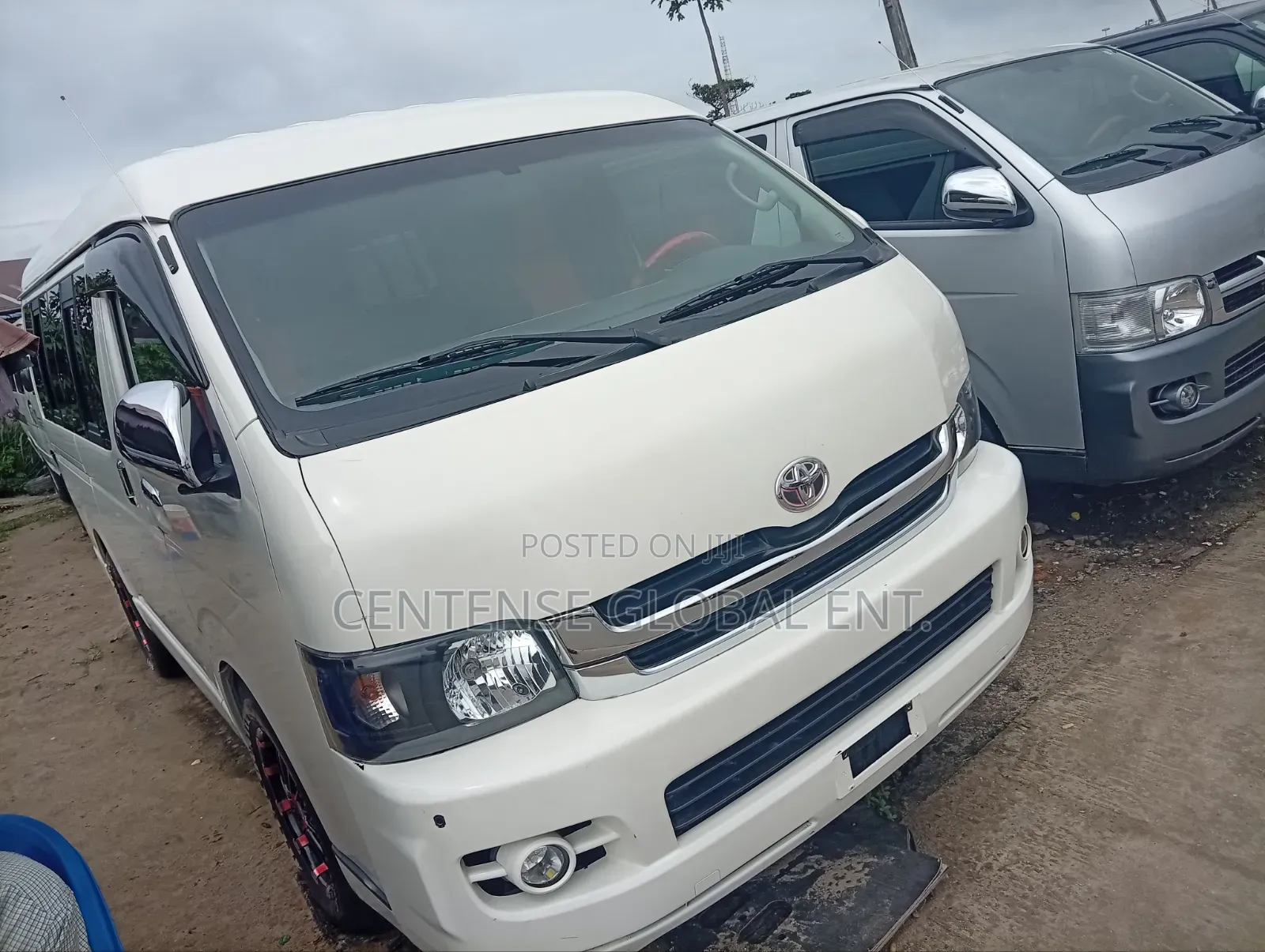 Toyota HiAce 2012 White