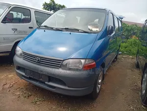 Toyota HiAce 2005 Blue