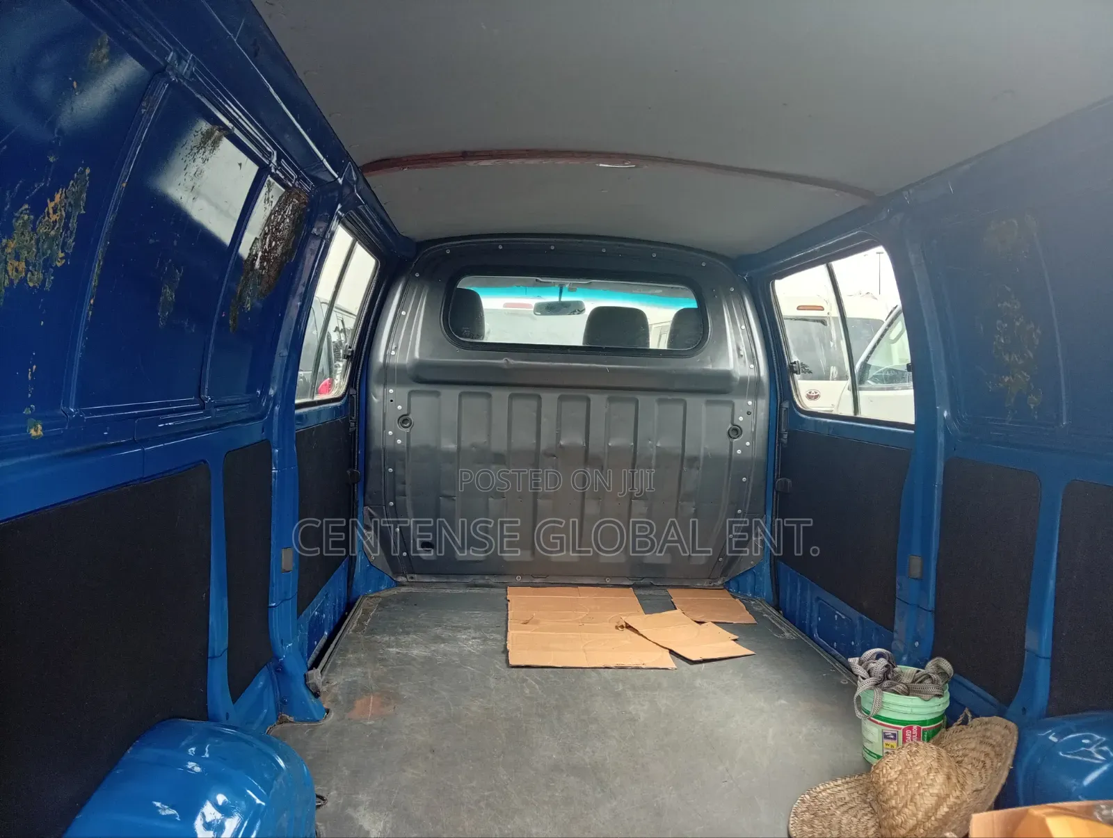 Toyota HiAce 2005 Blue