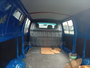 Toyota HiAce 2005 Blue