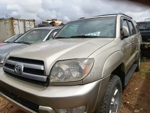 Toyota 4-Runner 2005 Gold