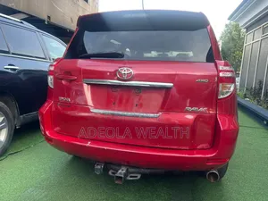 Toyota RAV4 2010 Red