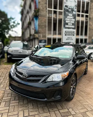 Toyota Corolla LE 4dr Sedan (1.8L 4cyl 4A) 2013 Black