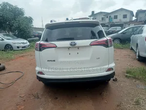 Toyota RAV4 LE 4dr SUV AWD (2.5L 4cyl 6A) 2018 White