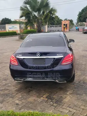 Mercedes-Benz C300 2015 Blue