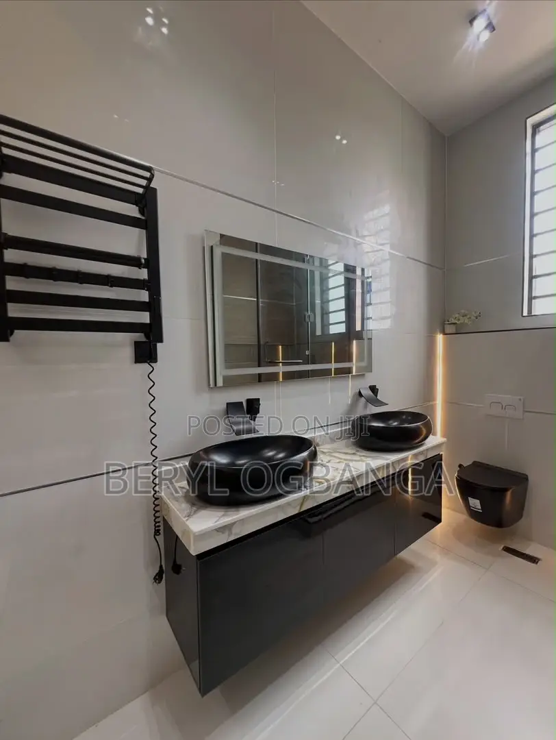 5bdrm Duplex in Ikota for sale