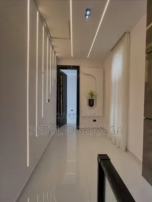 5bdrm Duplex in Ikota for sale