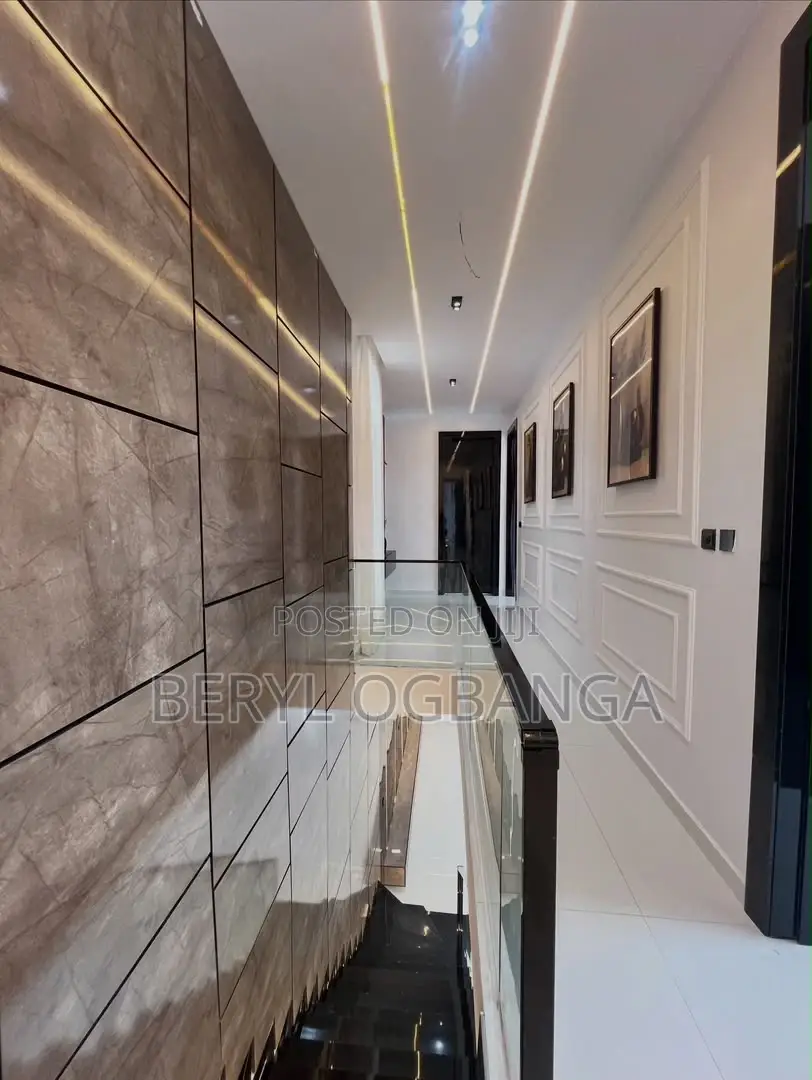 5bdrm Duplex in Ikota for sale