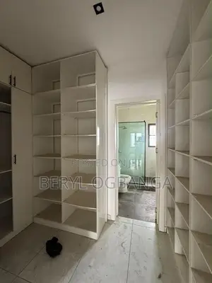 4bdrm Duplex in Lekki Phase 1 for rent