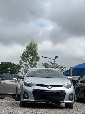 Toyota Corolla S Plus 4dr Sedan (1.8L 4cyl 6M) 2014 Silver