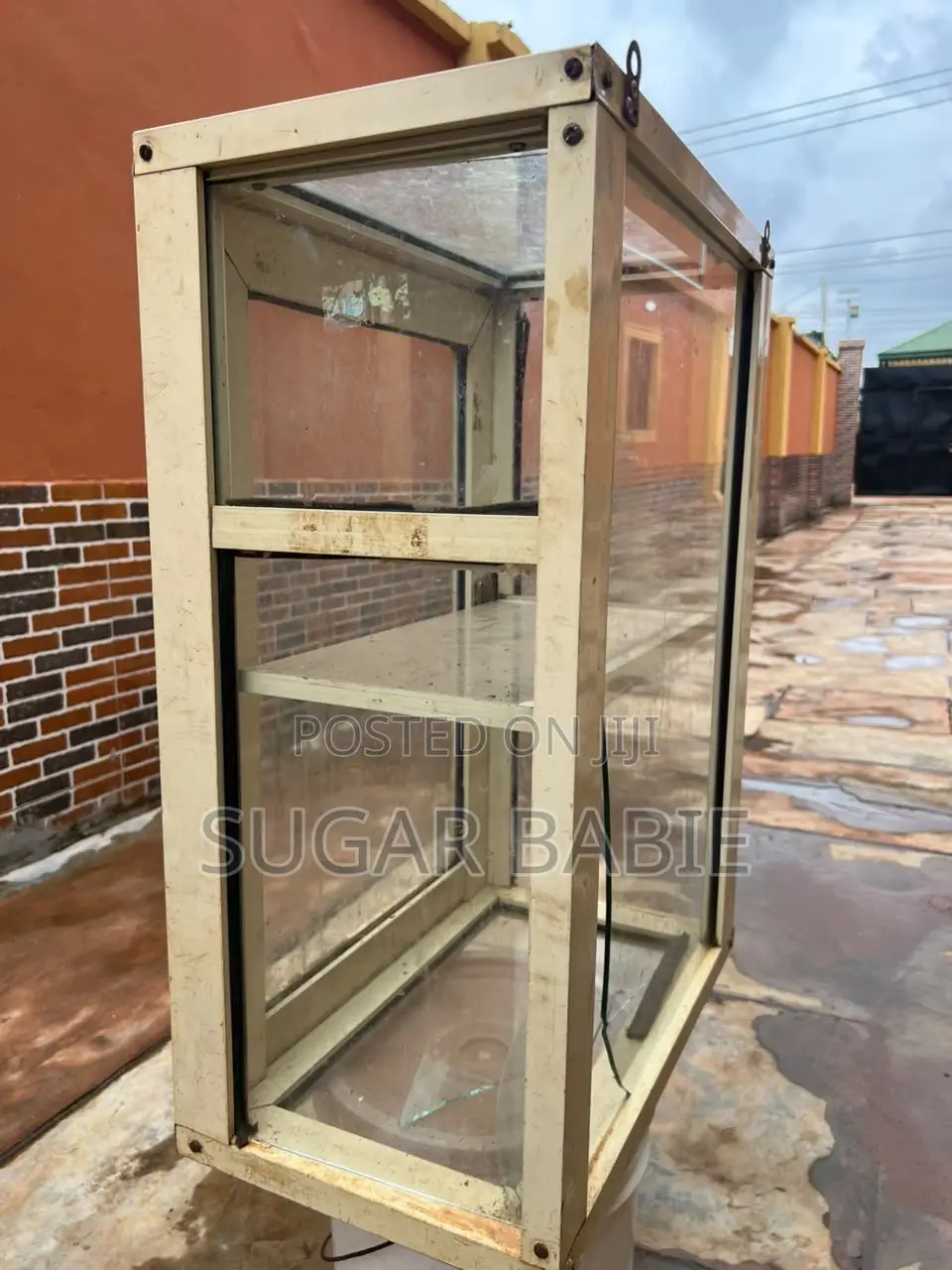 Show Glass