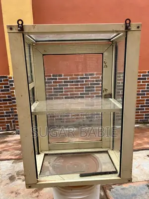 Show Glass