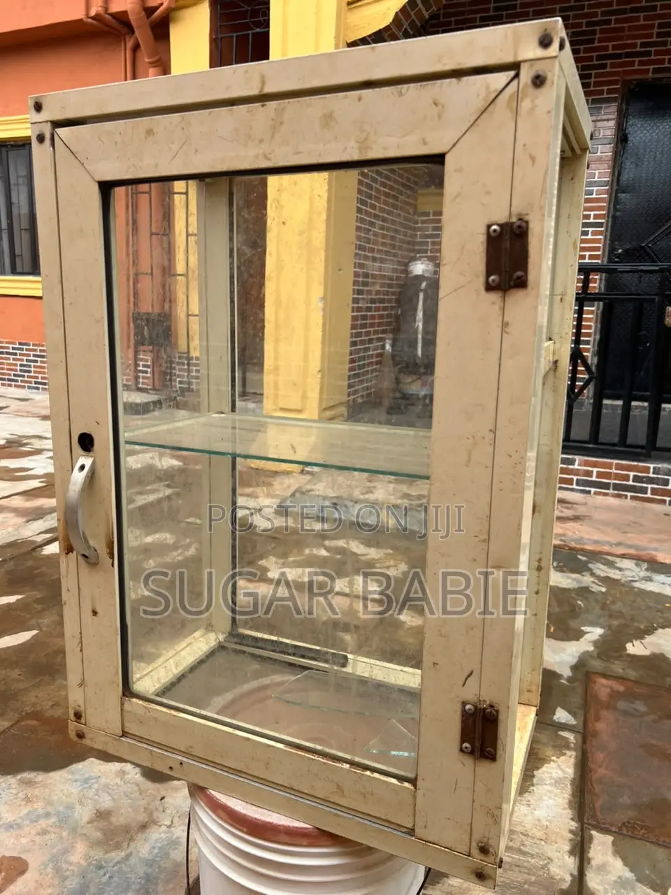 Show Glass