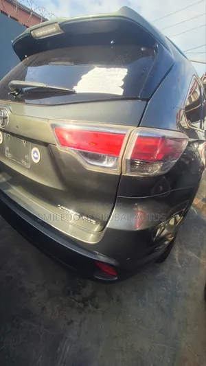Toyota Highlander 2015 Green