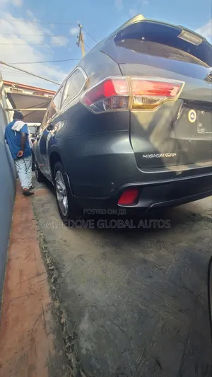 Toyota Highlander 2015 Green