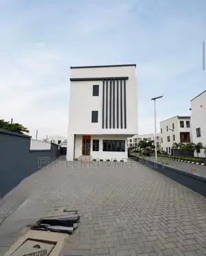 5bdrm Duplex in Osapa london for rent