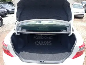 Toyota Camry SE 4dr Sedan (2.5L 4cyl 6A) 2012 White