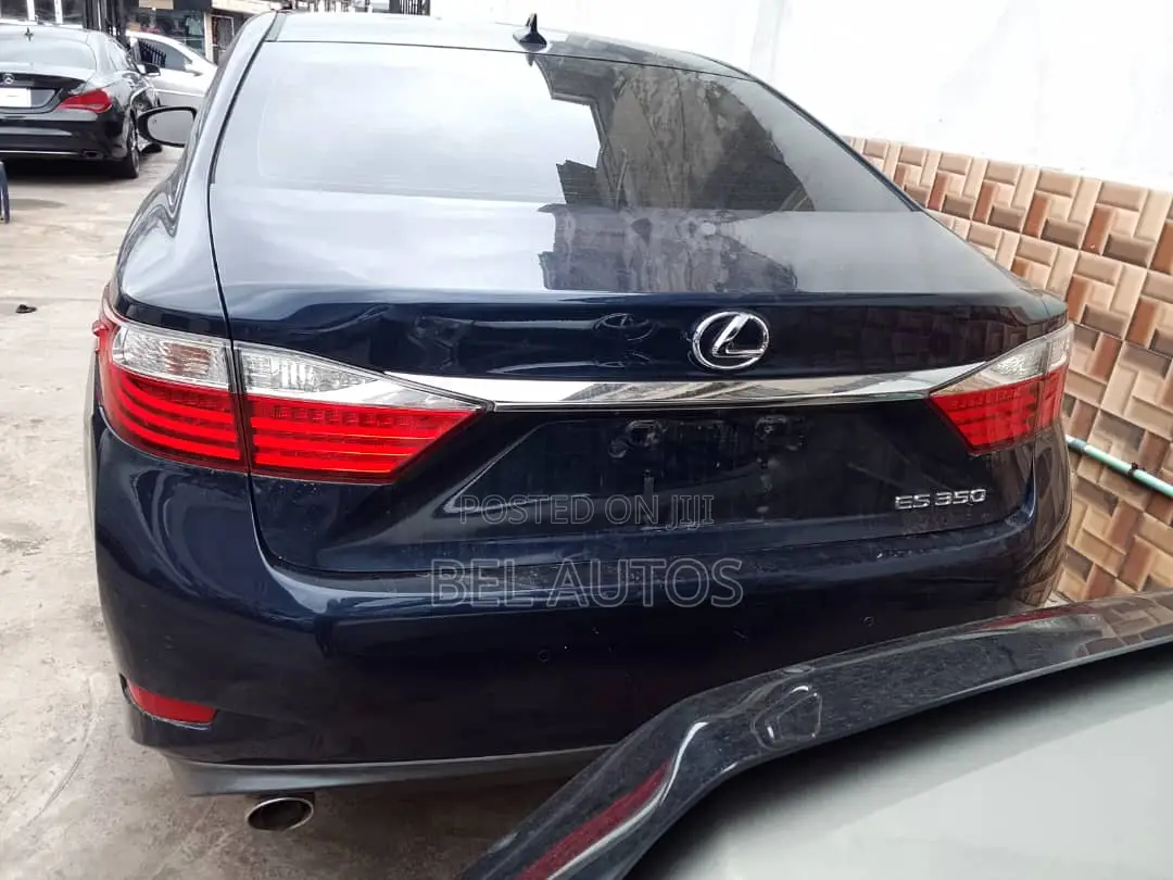 Lexus ES 2013 Blue