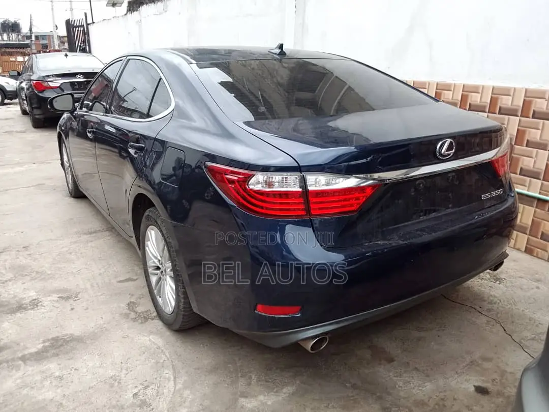 Lexus ES 2013 Blue